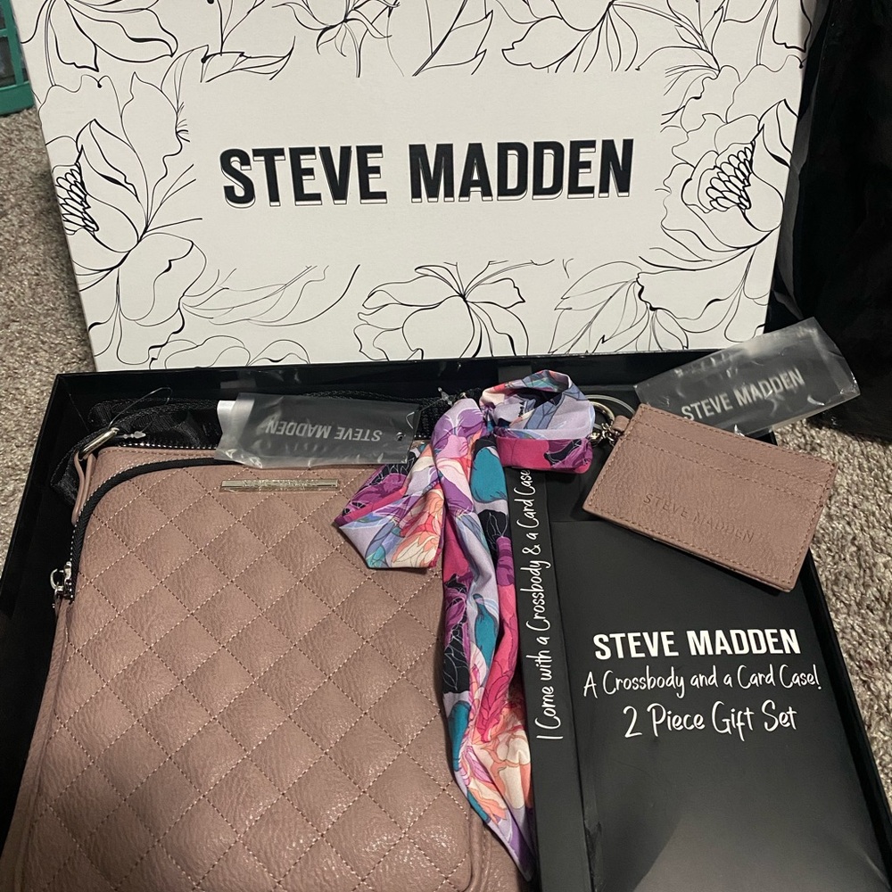 Steve Madden Quilted Crossbody and Card Case Set brand new with tags